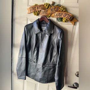 Bradley Bayou Genuine Leather coat zippered wrist sleeves outer zipped pockets